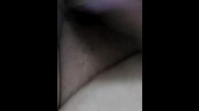 كم هو لذيذ أن أضع خيارة في كسي الكبير المشعر ????????????