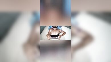 juega vídeojuego (CoD) mientras le meten la verga