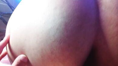 فحل بيوسع طيز القحبة شرموطة