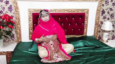 Most Beautiful Pakistani Mature Bride Sex With Dildo in Wedding Dress