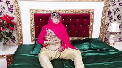 Most Beautiful Pakistani Mature Bride Sex With Dildo in Wedding Dress