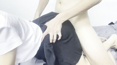 Thai students คลิปวัยรุ่นไทย นักศึกษาไทยชักว่าวให้แฟน สักพักโดนแฟนเย็ดคาชุด ครางเสียงไทย เสียวหีมาก